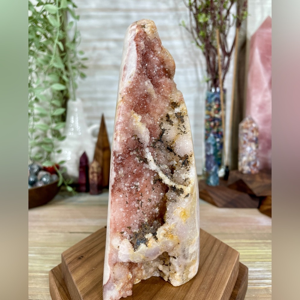0918 Gorgeous Pink Amethyst Crystal Mountain with Amazing Druzy